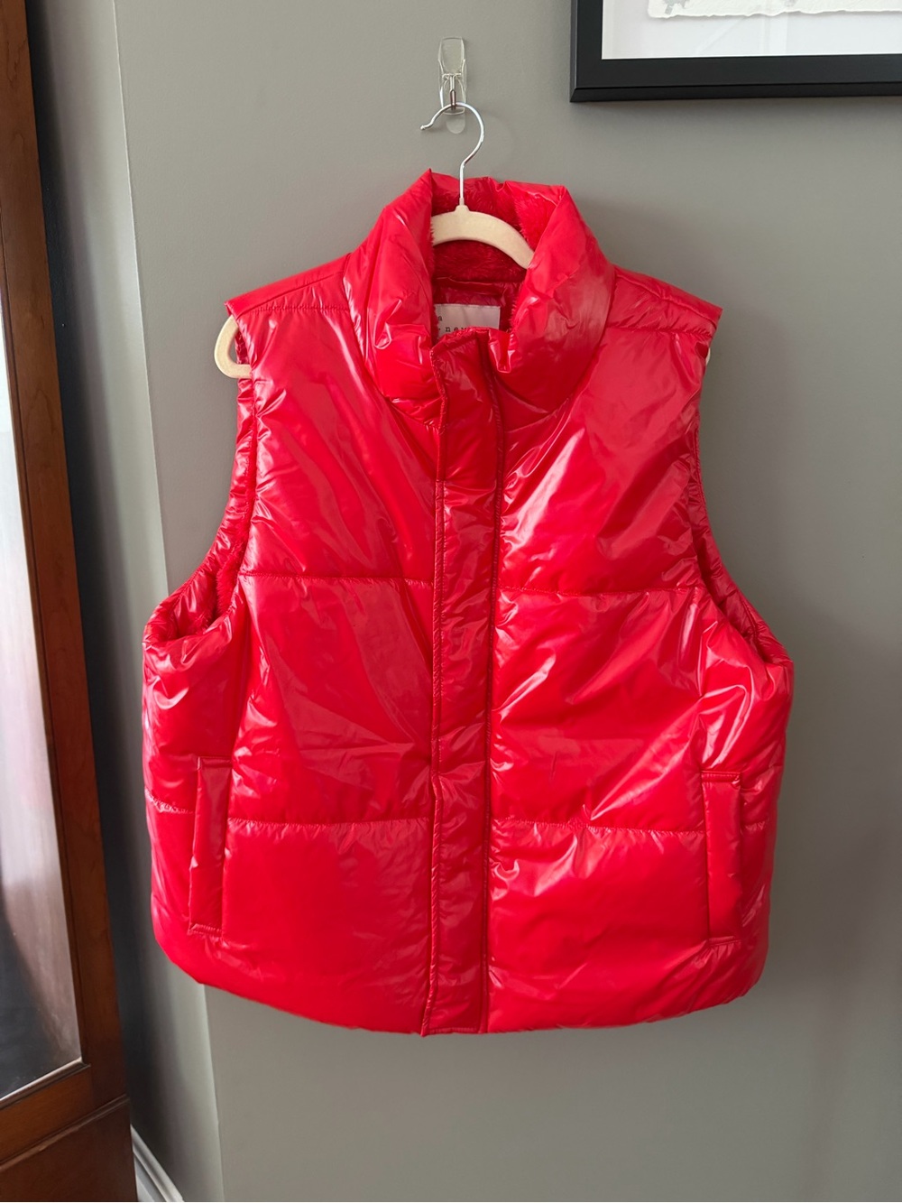 a new day Women’s Shiny Red Puffer Vest. XL